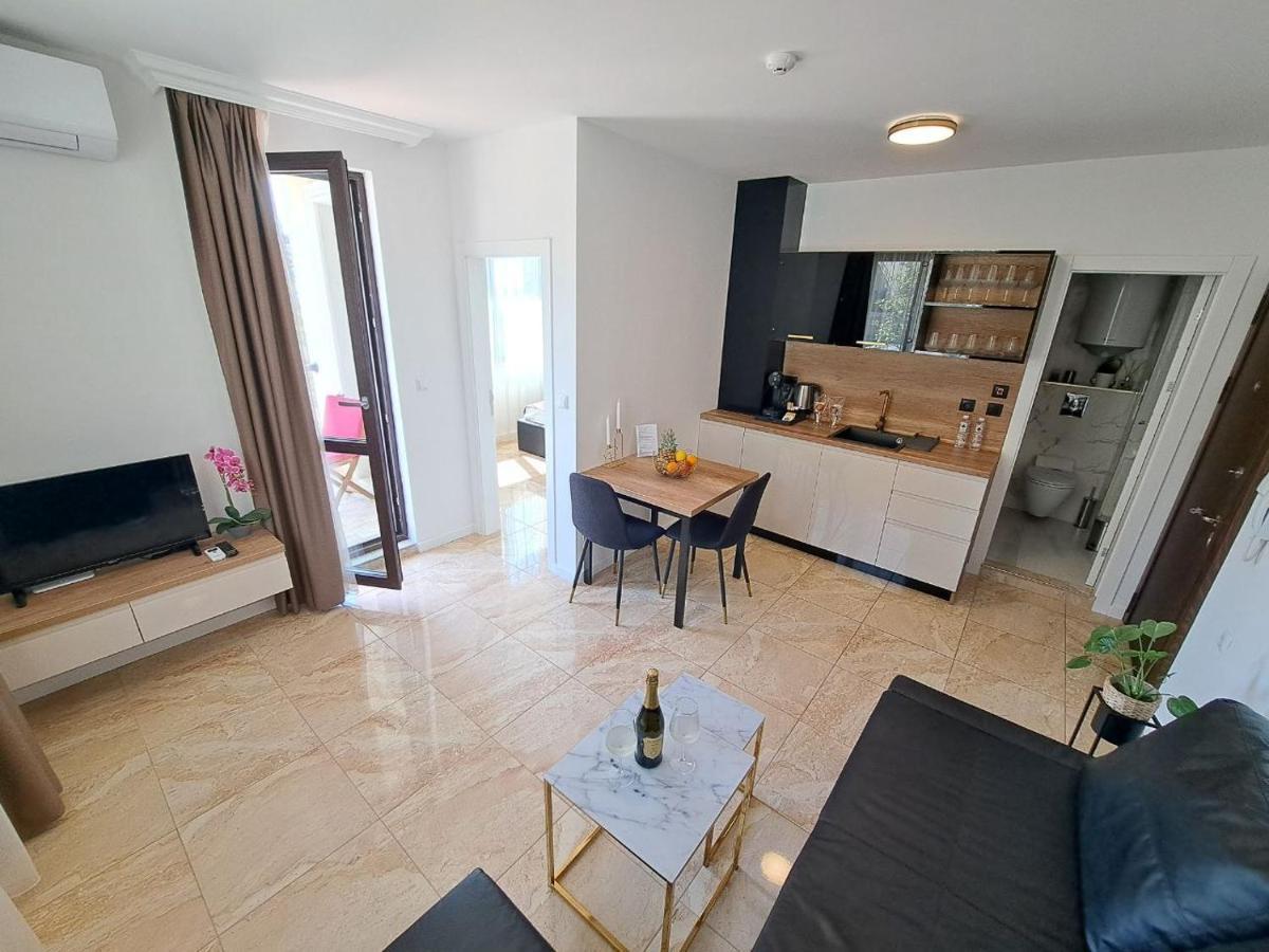 Onyx 2 Private Apartments Sveti Vlas Bagian luar foto