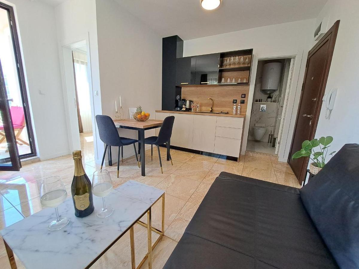 Onyx 2 Private Apartments Sveti Vlas Bagian luar foto
