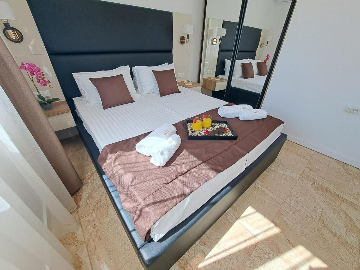 Onyx 2 Private Apartments Sveti Vlas Bagian luar foto