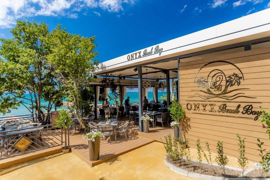 Onyx 2 Private Apartments Sveti Vlas Bagian luar foto